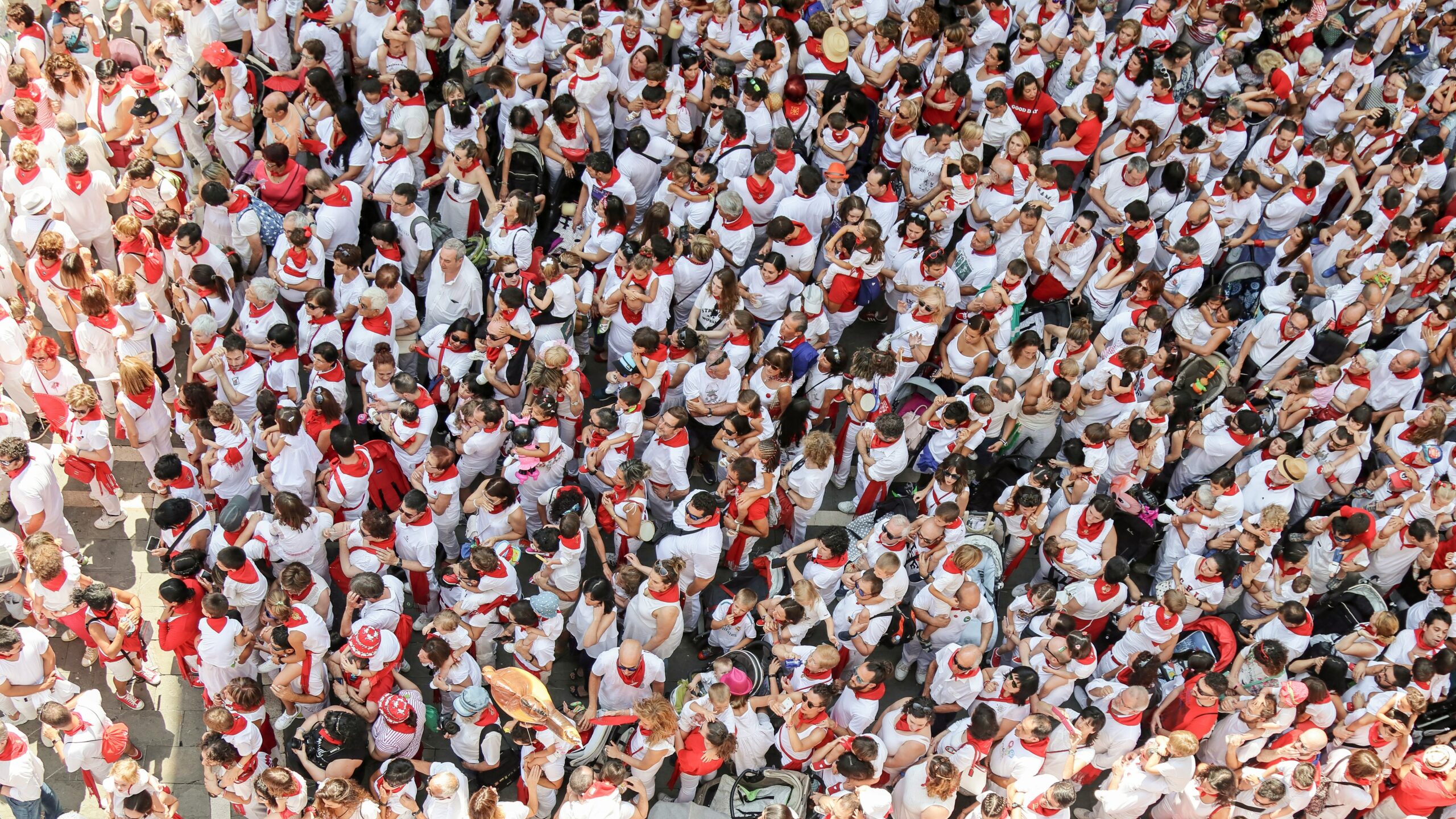 san-fermin-pamplona-navarra-66BEYHtoWYY-unsplash - copie